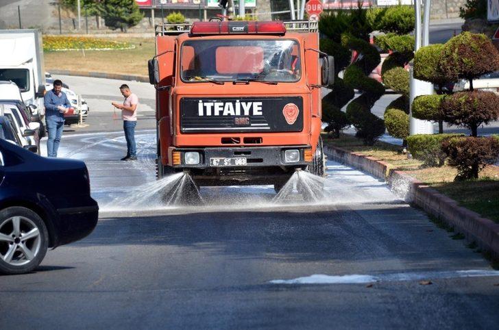 Cadde ve Sokaklar Dezenfekte ediliyor G1