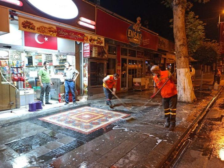 Malatya caddelerinde Covid-19 temizliği G1