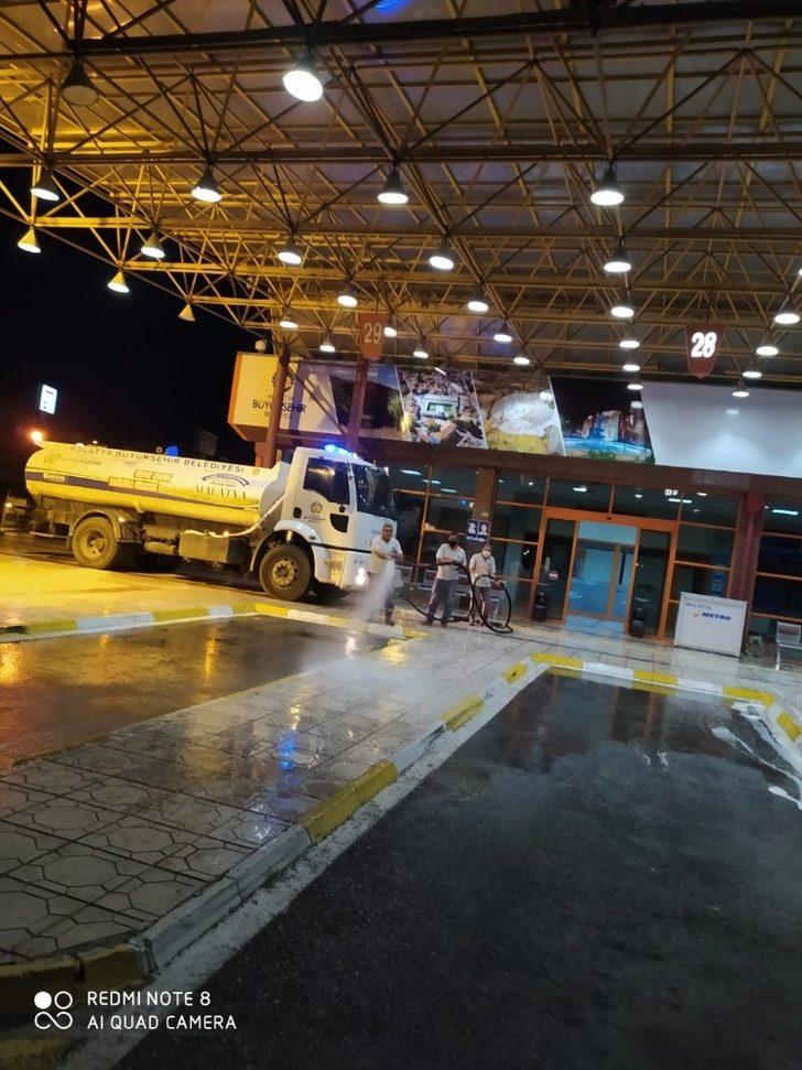 Malatya caddelerinde Covid-19 temizliği G3