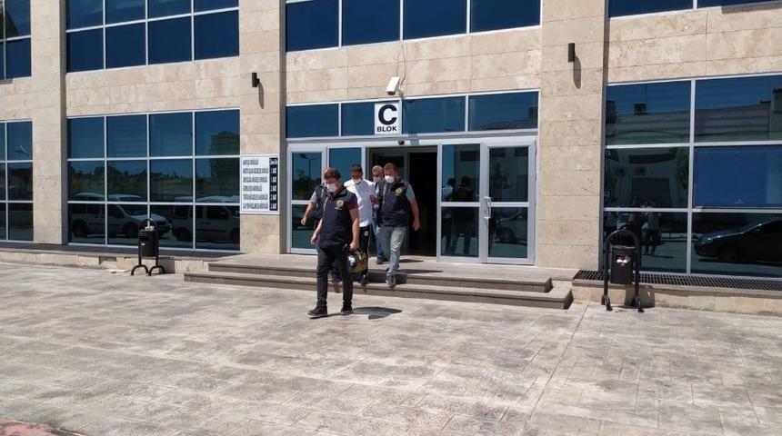 Uşak&rsquo;taki cinayet zanlısı tutuklanarak cezaevine g&ouml;nderildi