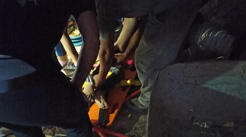 Mardin&rsquo;de bir &ccedil;ocuk damdan d&uuml;ş&uuml;p ayağına şiş saplandı