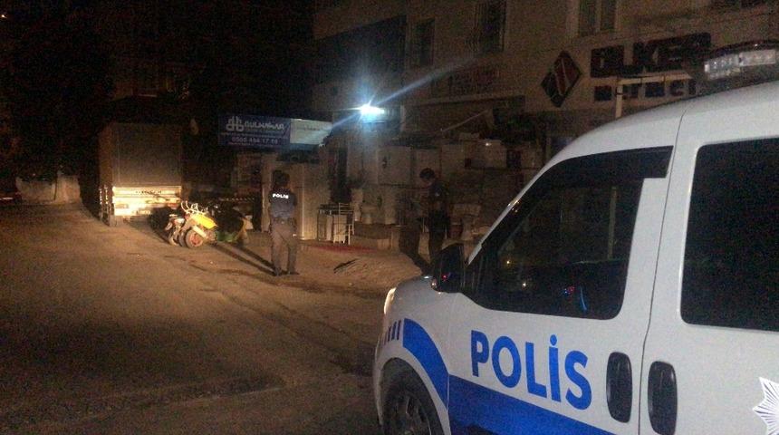 Bursa'da tartışma kanlı bitti: 1 &ouml;l&uuml;, 2&rsquo;si polis 3 yaralı