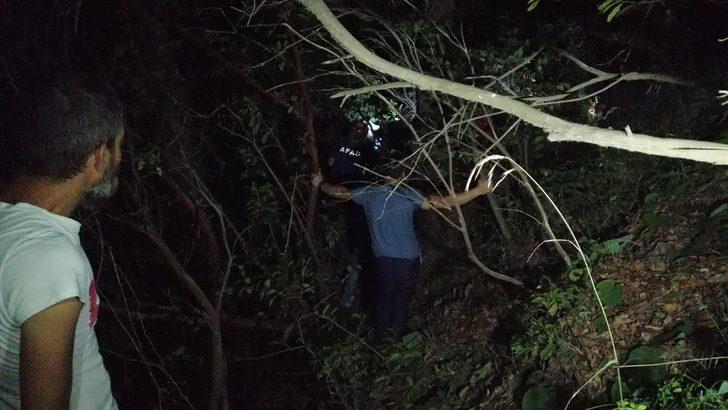 Zonguldak'ta koyda mahsur kalan 8 kişi kurtarıldı G2