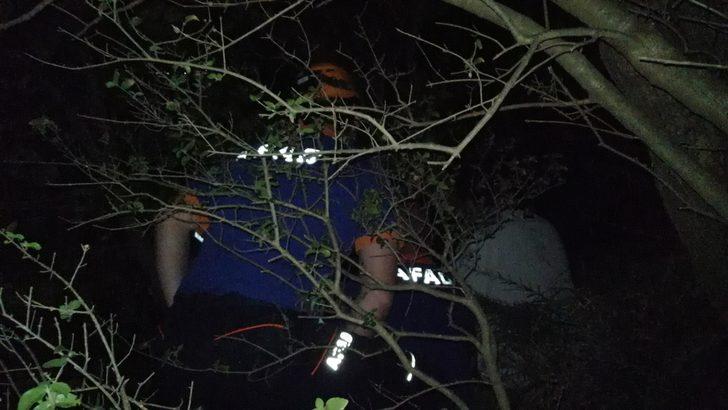 Zonguldak'ta koyda mahsur kalan 8 kişi kurtarıldı G3