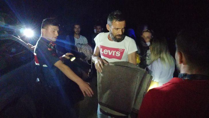 Zonguldak'ta koyda mahsur kalan 8 kişi kurtarıldı G4