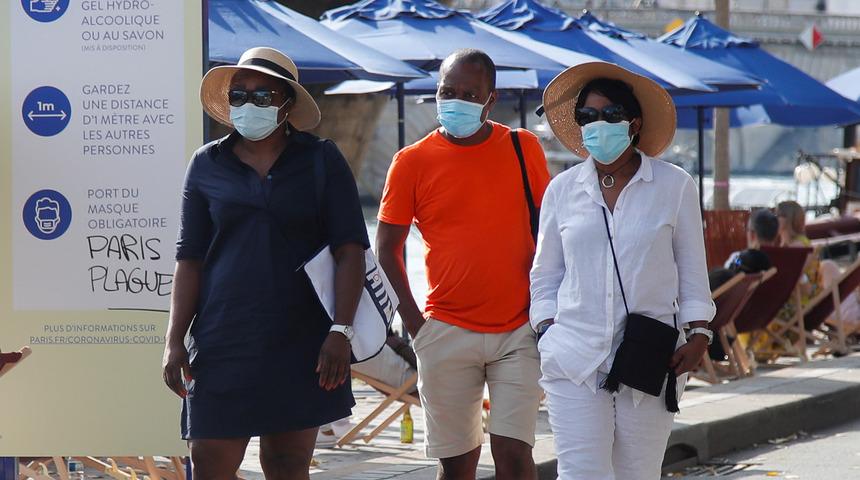 Fransa'da 2.5 ay sonra g&uuml;nl&uuml;k koronavir&uuml;s vaka sayısı 3 bini ge&ccedil;ti