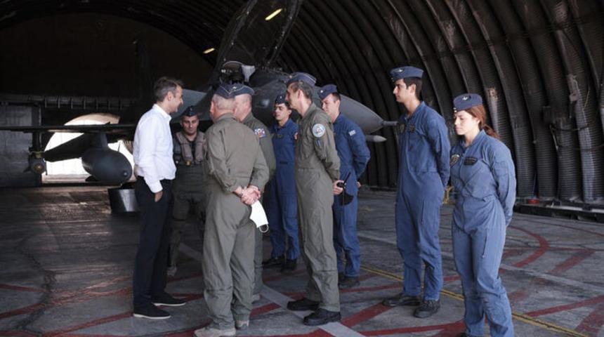 Yunan başbakanı Mi&ccedil;otakis ateşle oynuyor!