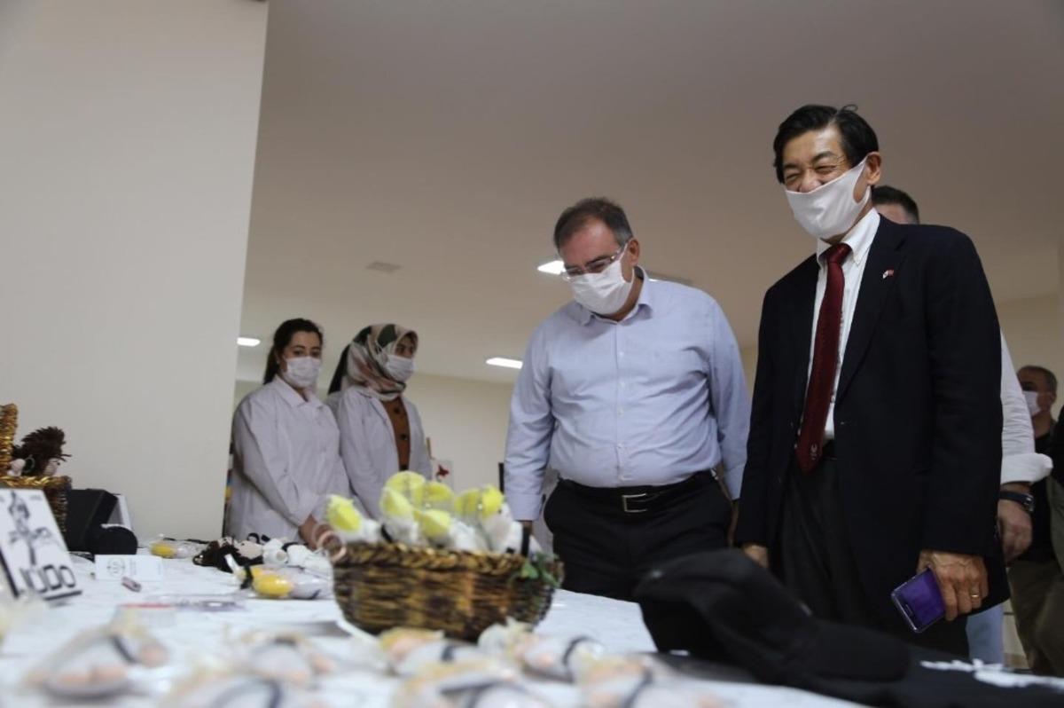 Japon B&uuml;y&uuml;kel&ccedil;i Akio Kadın Meslek Zenginleştirme Merkezini gezdi