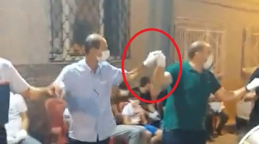 Bursa'da maskesiz ve mesafesiz eğlence