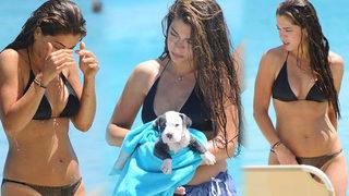 Öykü Çelik Çeşme'de tatilde