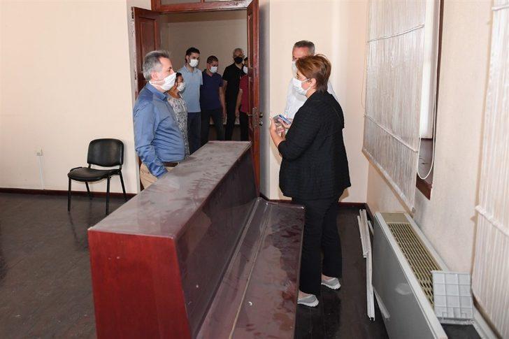 Vali Elban müze ve eski kız lisesinde incelemelerde bulundu G3