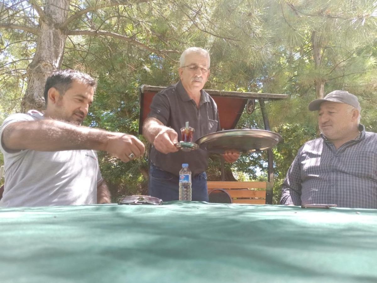 &Ccedil;ayla demlenen bir &ouml;m&uuml;r