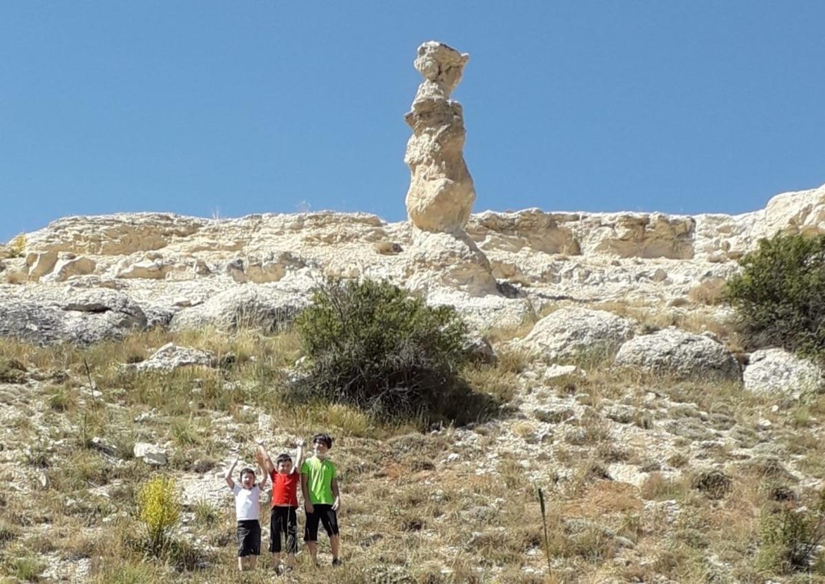 (&Ouml;zel)Aşkın simgesi olan &rsquo;Kız kayası&rsquo; g&ouml;renleri şaşırtıyor