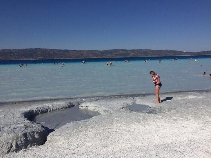 Salda Gölü’nde kil havuzlarına giriş yasaklandı G2
