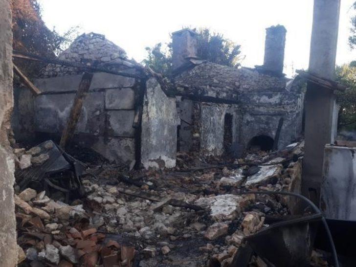 Menteşe’de taş ev küle döndü G1