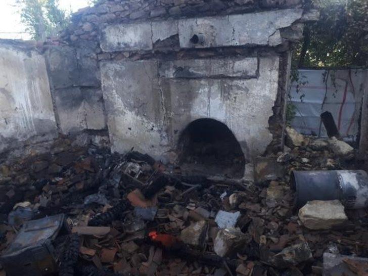 Menteşe’de taş ev küle döndü G2