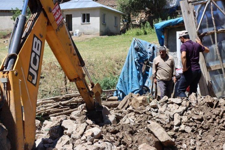 Çat belediyesi ekipleri selden zarar gören vatandaşların yardımına koştu G2
