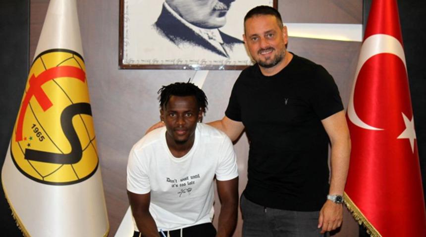 Eskişehirspor, Sunday Alimi ile sözleşme imzaladı