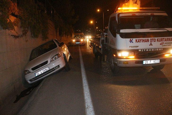 Dikkatsiz sürücü kendini sulama kanalında buldu G1