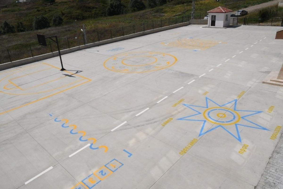 B&uuml;y&uuml;kşehir Belediyesinden okullara oyun ve spor alanı