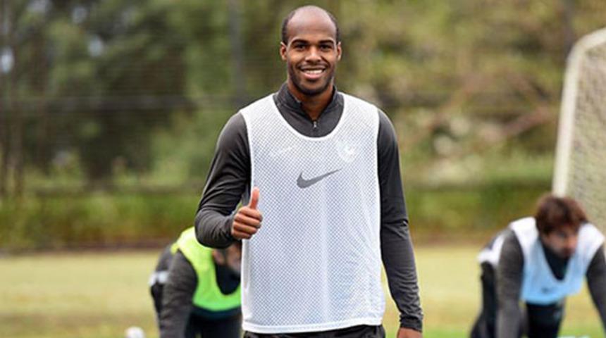 Denizlispor'da Oscar Estupinan elden ka&ccedil;ıyor