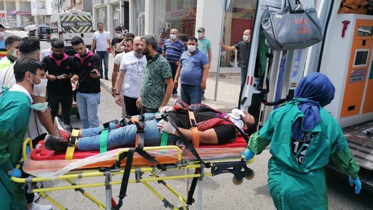 Otomobil ile çarpışan motosikletli yaralandı G2