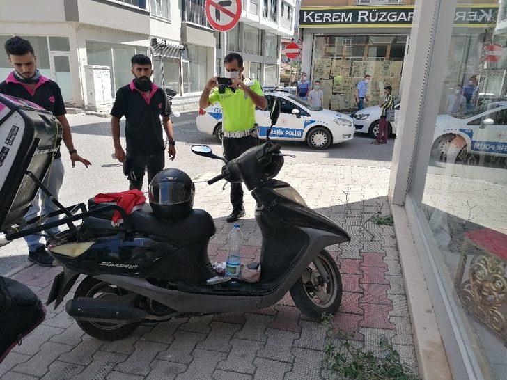 Otomobil ile çarpışan motosikletli yaralandı G3