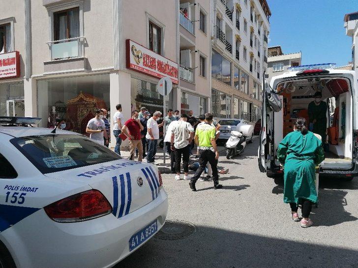 Otomobil ile çarpışan motosikletli yaralandı G4