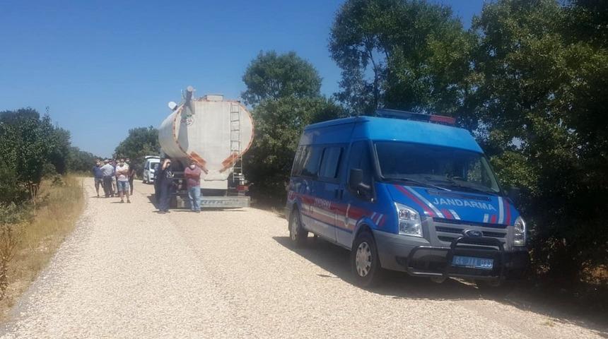 Arıza yapan aracını kontrol etmek isterken canından oldu