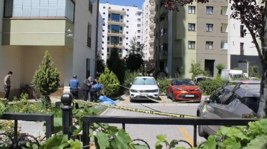 Acı haber! 13'&uuml;nc&uuml; kattan d&uuml;şerek hayatını kaybetti