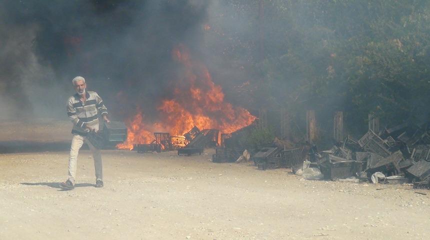 Kullanılmayan eski T&uuml;rk hamamında yangın