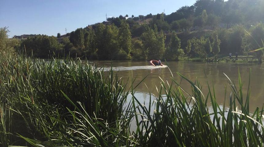 GÜNCELLEME - Dicle Nehri'nde kaybolduktan sonra sazlıklar arasında bulunan genç kurtarılamadı