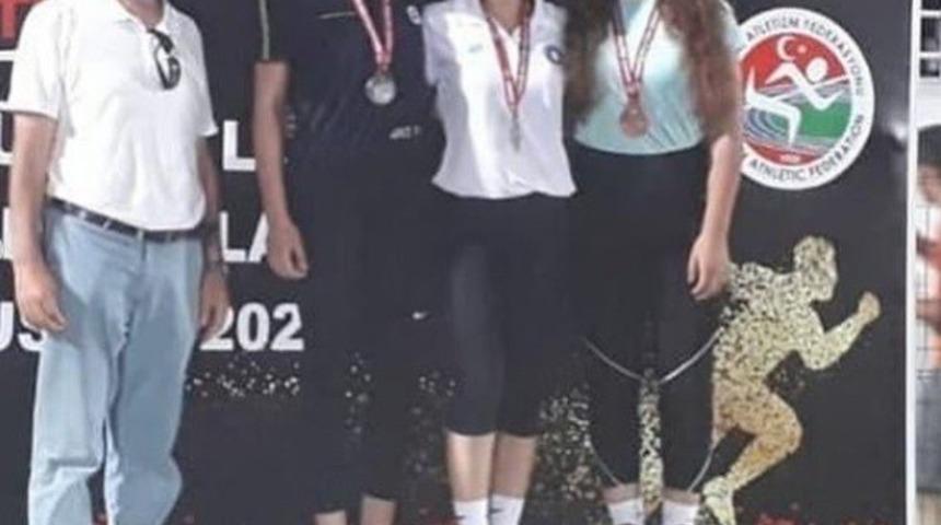 Osmaniyeli sporcular U18 Atletizm Şampiyonasından derece ile döndü