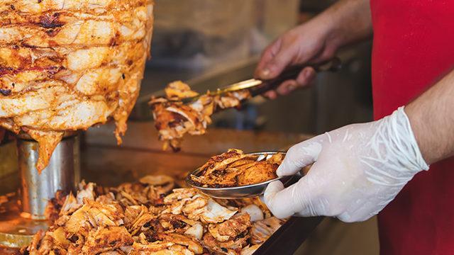 İstanbul'da sokakta satılan yiyecekler tehlike saçıyor! Salmonella bakterisi tespit edildi