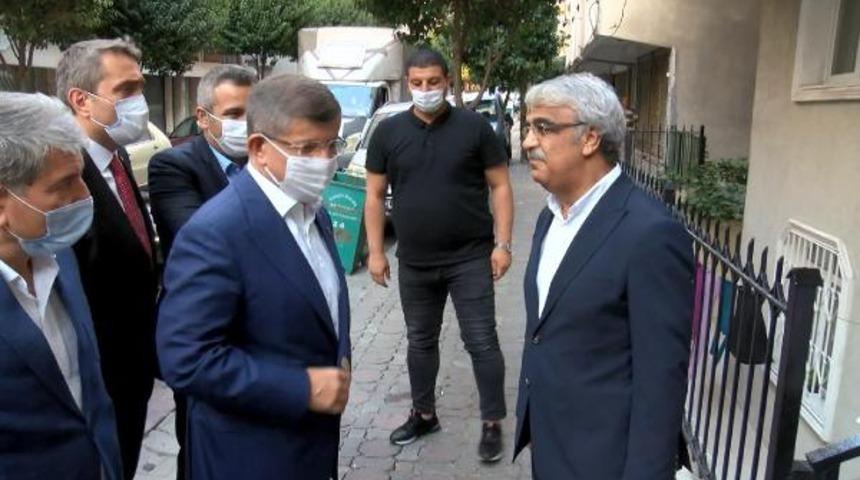 Ahmet Davutoğlu'ndan HDP'li Mithat Sancar'a taziye ziyareti