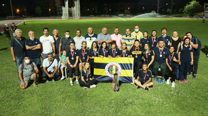 U20 Atletizm Ligi'nde kupalar Fenerbah&ccedil;e'nin