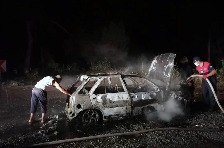 Otomobil tamamen yandı G1