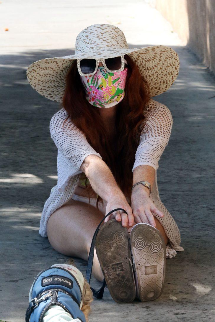 Phoebe Price bu sefer bikinili görüntülendi G5