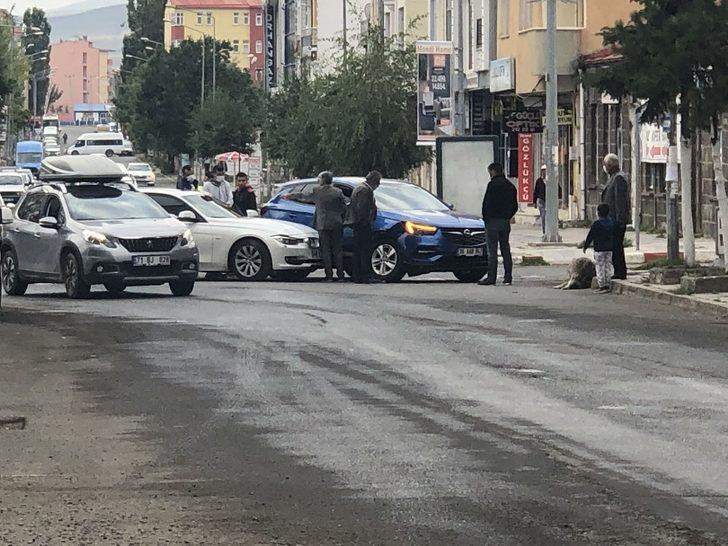 Kars’ta iki araç çarpıştı G1