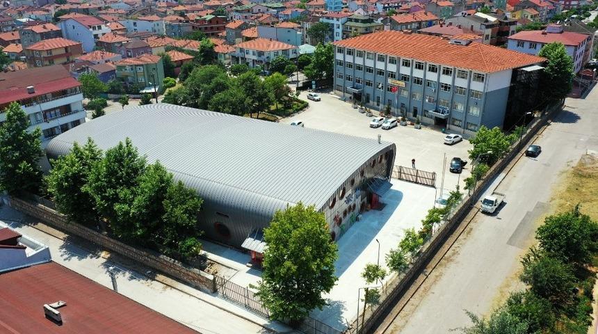 Orhangazi Spor Salonu&rsquo;ndan y&uuml;zlerce gen&ccedil; yararlanacak