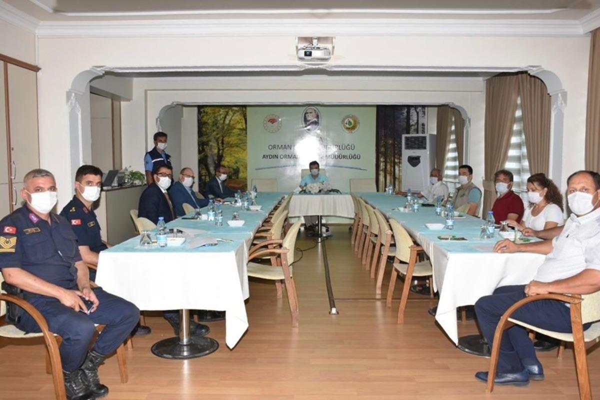 Efeler&rsquo;de ormanlık alanlara yakın mesafe mangal, semaver ve ateş yakılması yasaklandı