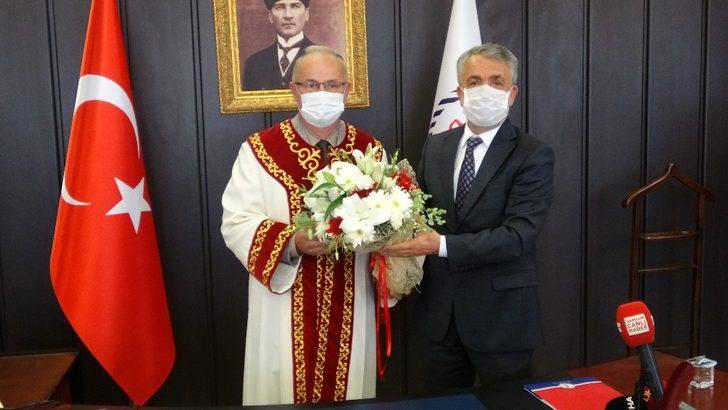 OMÜ Rektörü Prof. Dr. Yavuz Ünal görevi devraldı G4