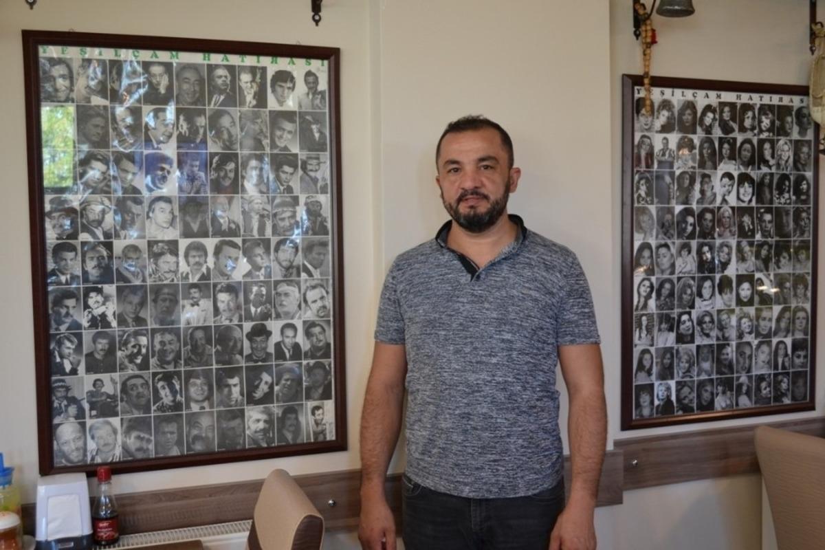 Balıkesirli K&ouml;fteci mekanında Yeşil&ccedil;am artistlerinin fotoğraflarını sergiliyor