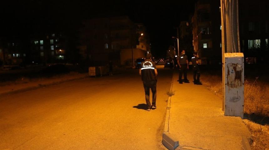 Motosiklet &uuml;zerinden havaya ateş edip ka&ccedil;tılar