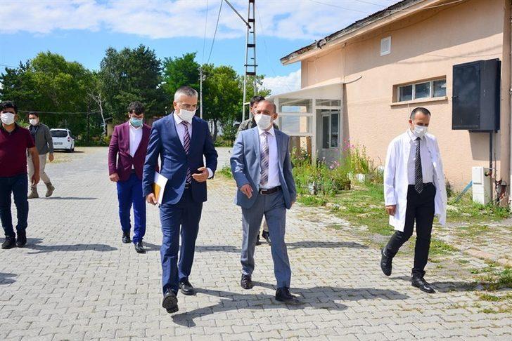 Vali Hüseyin Öner, Kafkas Arısı Üretim Eğitim ve Gen Merkezi Müdürlüğünü ziyaret ederek brifing aldı G2