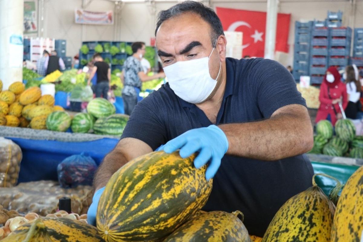 Vali Akın, Kırşehir semt pazarında denetimlere katıldı