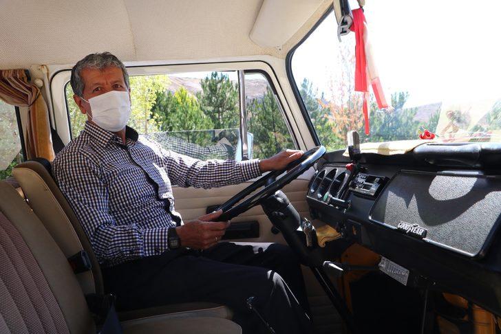 Gözü gibi bakıyor! 44 yıllık klasik minibüsüne 100 bin lira teklif ettiler satmadı G2