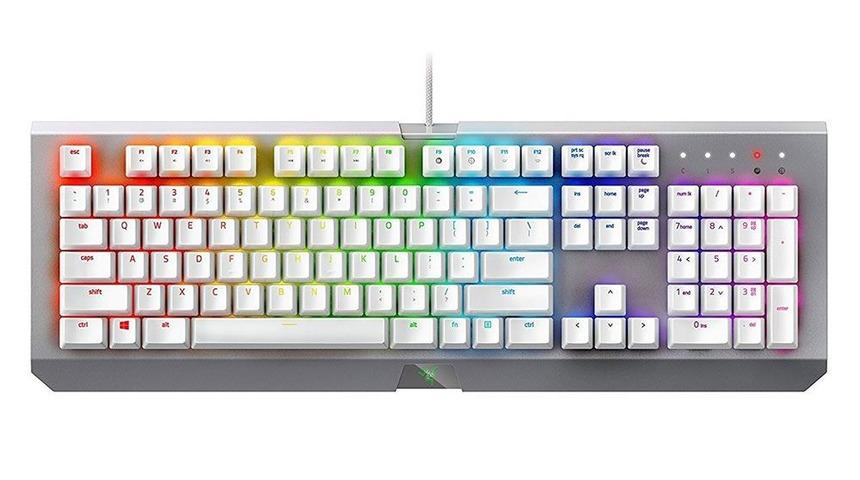 Ünlü oyuncu klavyesini uzun süre kullandık!