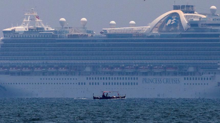 Avustralya'da korona yayan gemi için özür