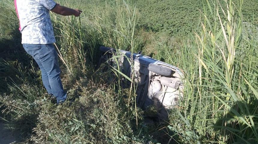 Denizli&rsquo;de bir otomobil kanala d&uuml;şt&uuml;: 1 yaralı